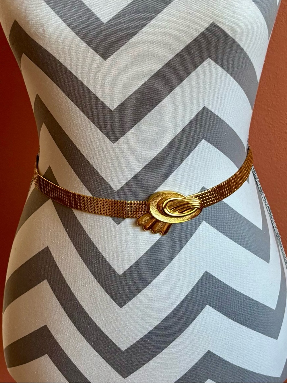 Gold Chain-Link Women's Waist Belt - Unbranded